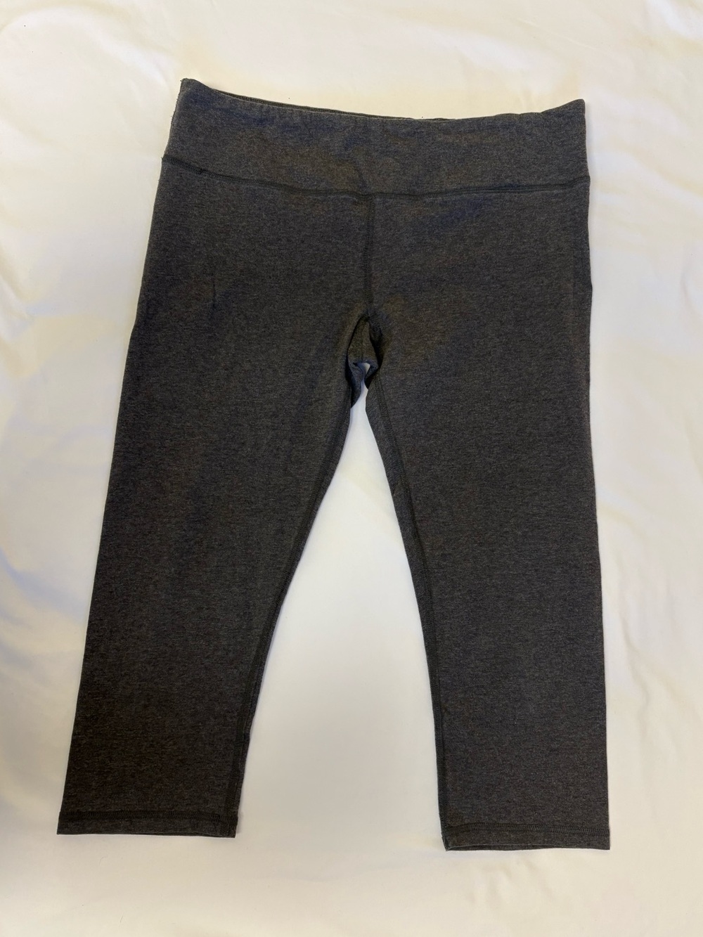 Lululemon Heathered Charcoal Grey Groove Crop Leggings Yoga Cozy Size 10